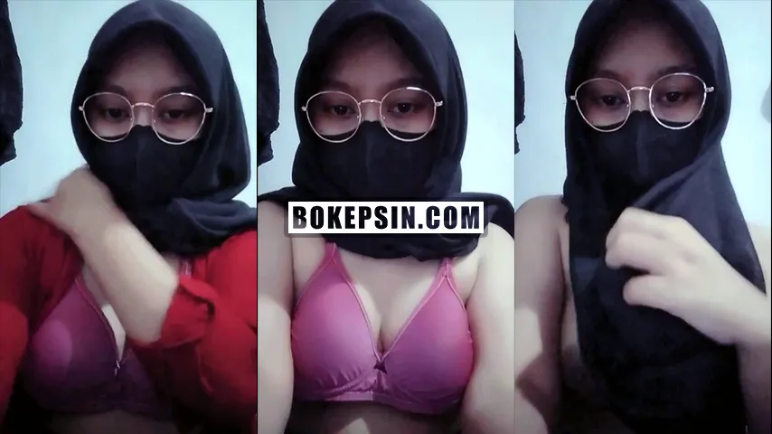 Bokep Indo Hijab ABG Toge Kacamata Live Barbar